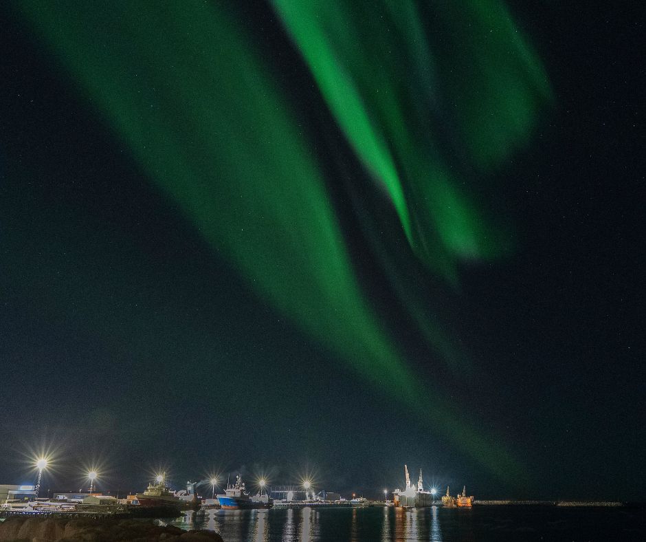 Landscape View of the Northern Lights in Iceland | Iceland with a View