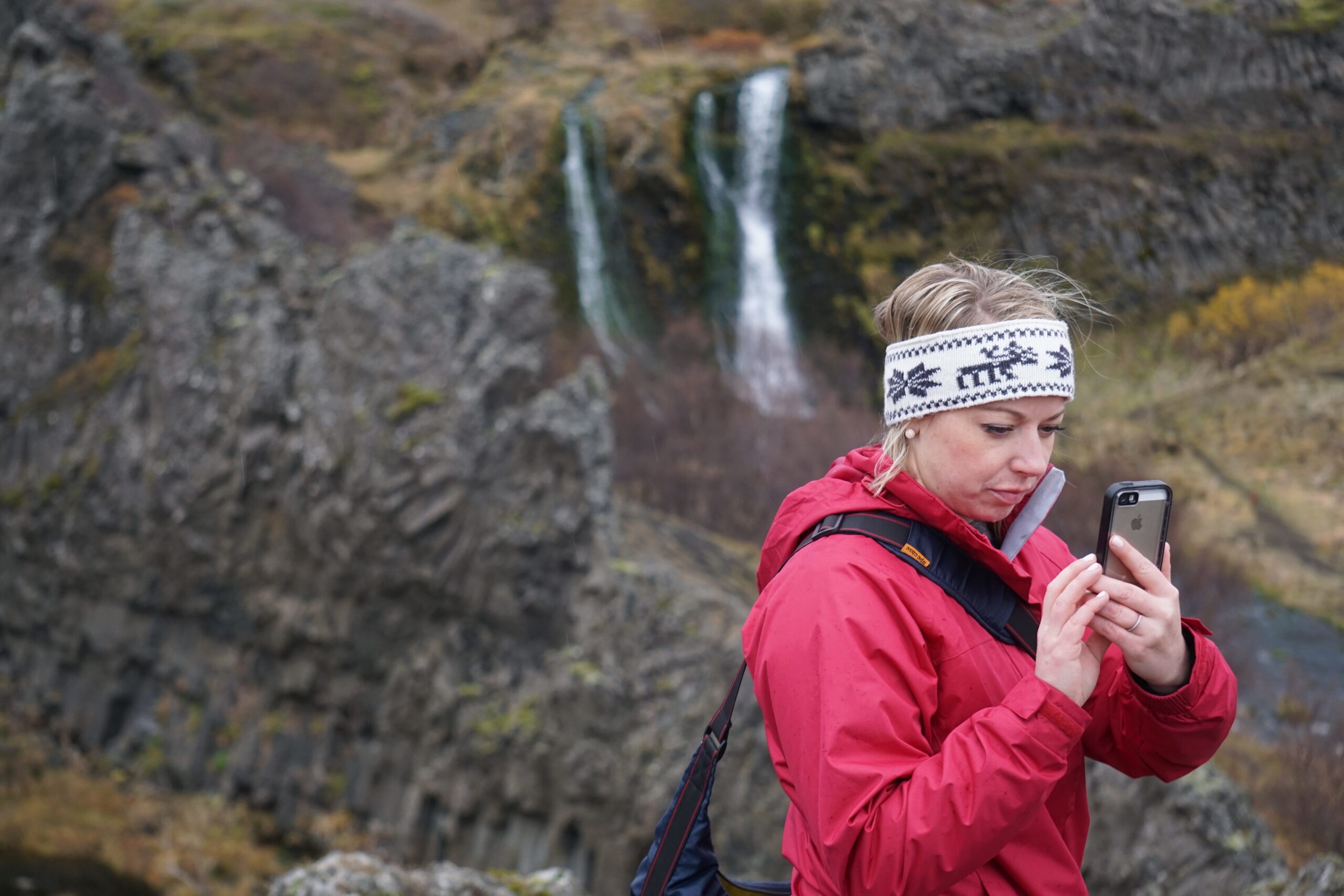5 WIFI Options for Traveling in Iceland Pros & Cons of Each + BONUS