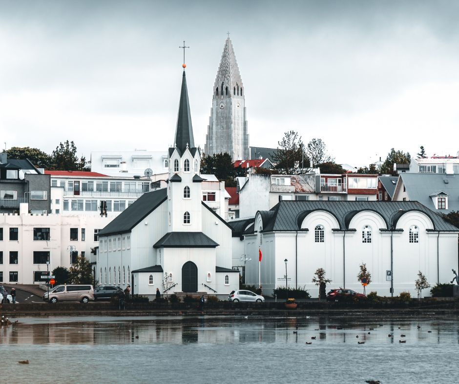 Landscape View of Tjörn Pond in the Best of Reykjavík | Iceland with a View