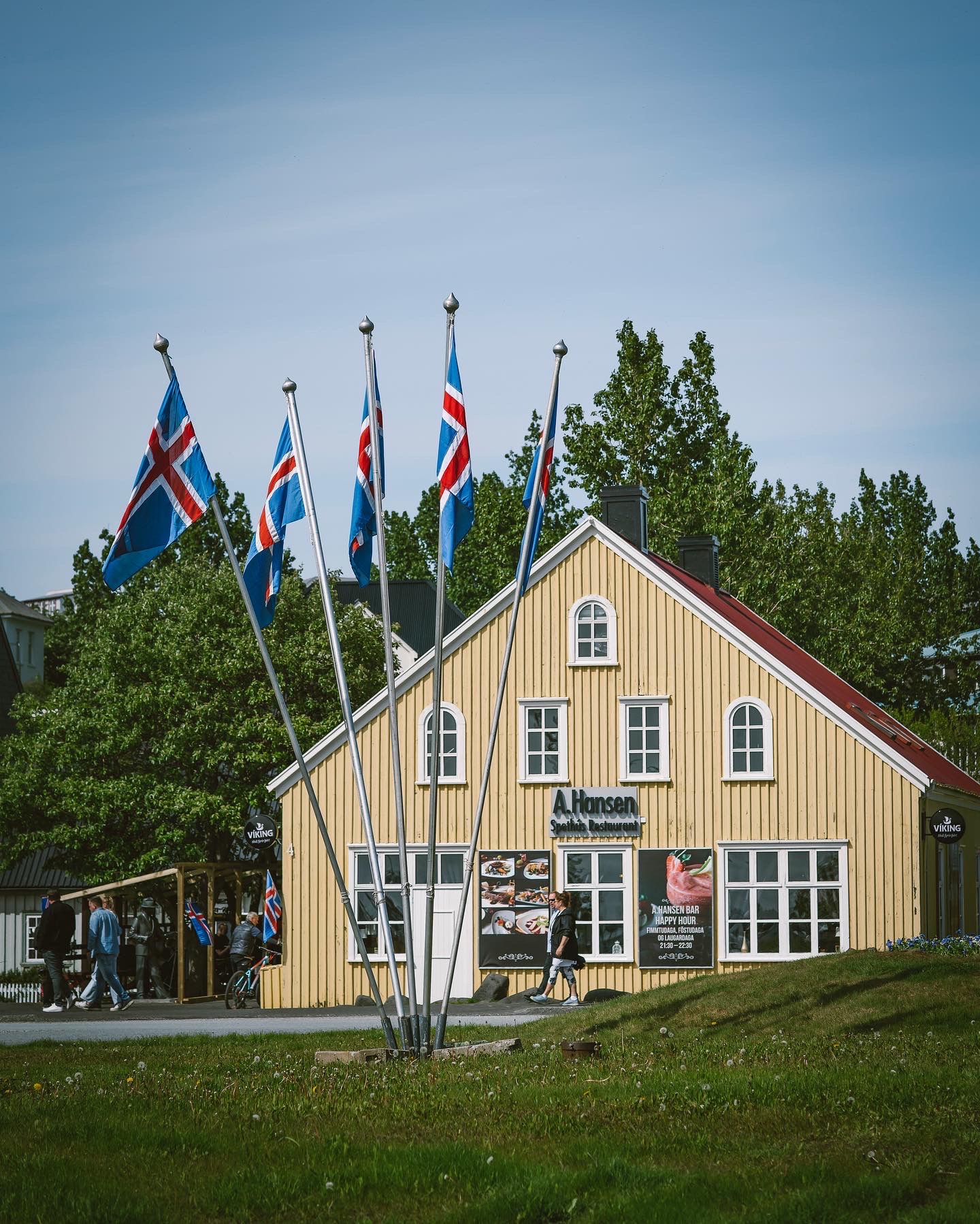What Icelandic Holidays Should I Know About When Planning a
