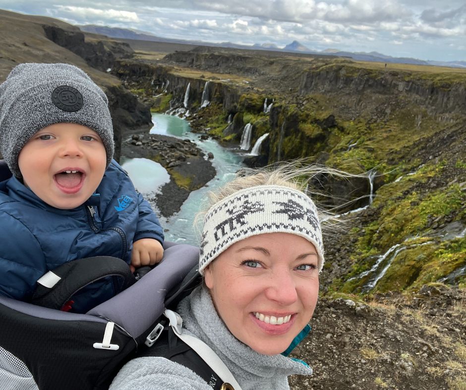 Picture of Jeannie and Soren at the top of the Sigoldugljufur Hike | Iceland with a View | Iceland Itinerary Mistakes