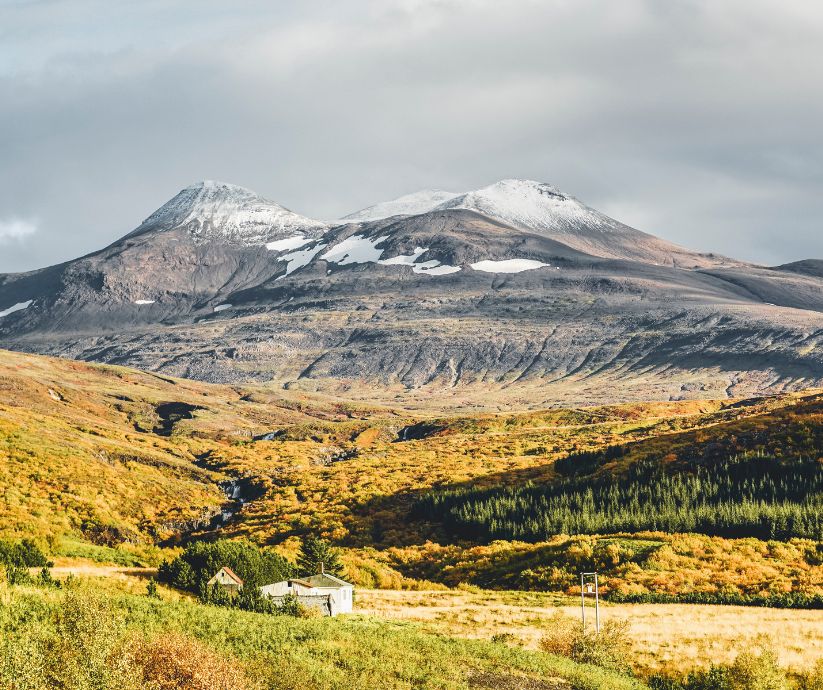 Landscape View of Mid Autumn in Iceland | Iceland with a View 