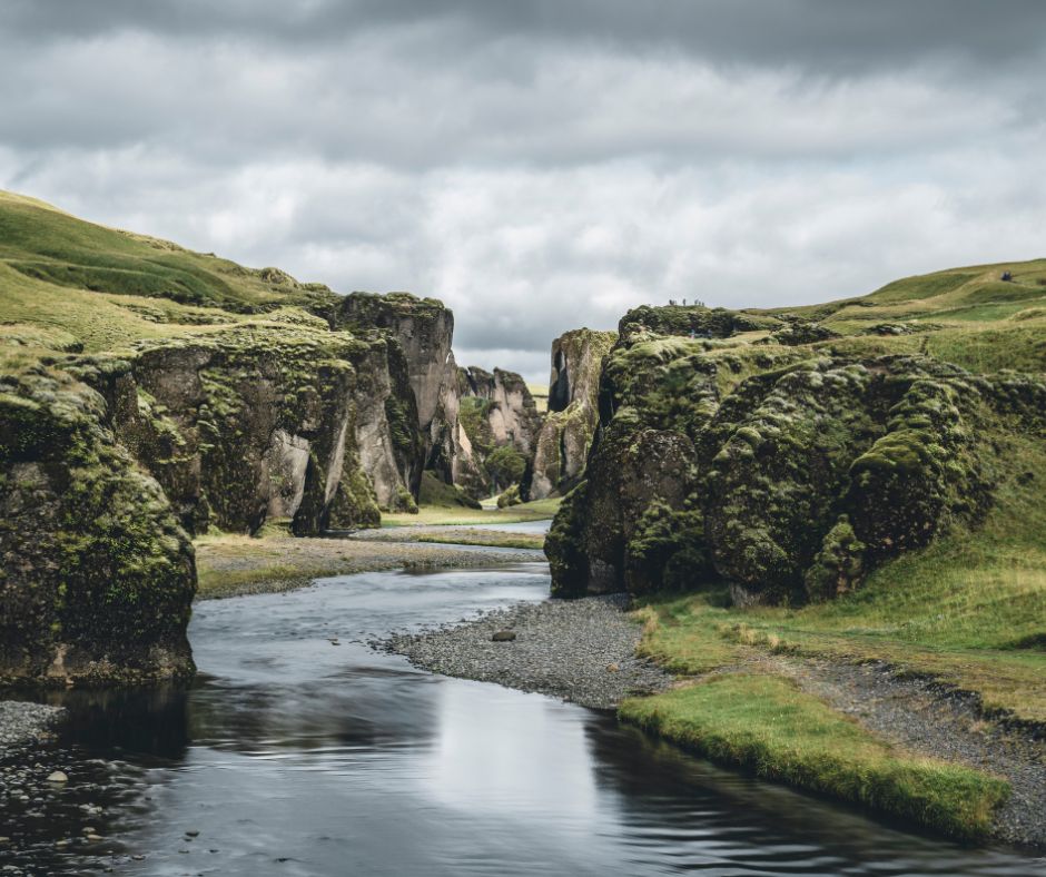 Landscape View of Fjaðrárgljúfur Canyon | Iceland with a View