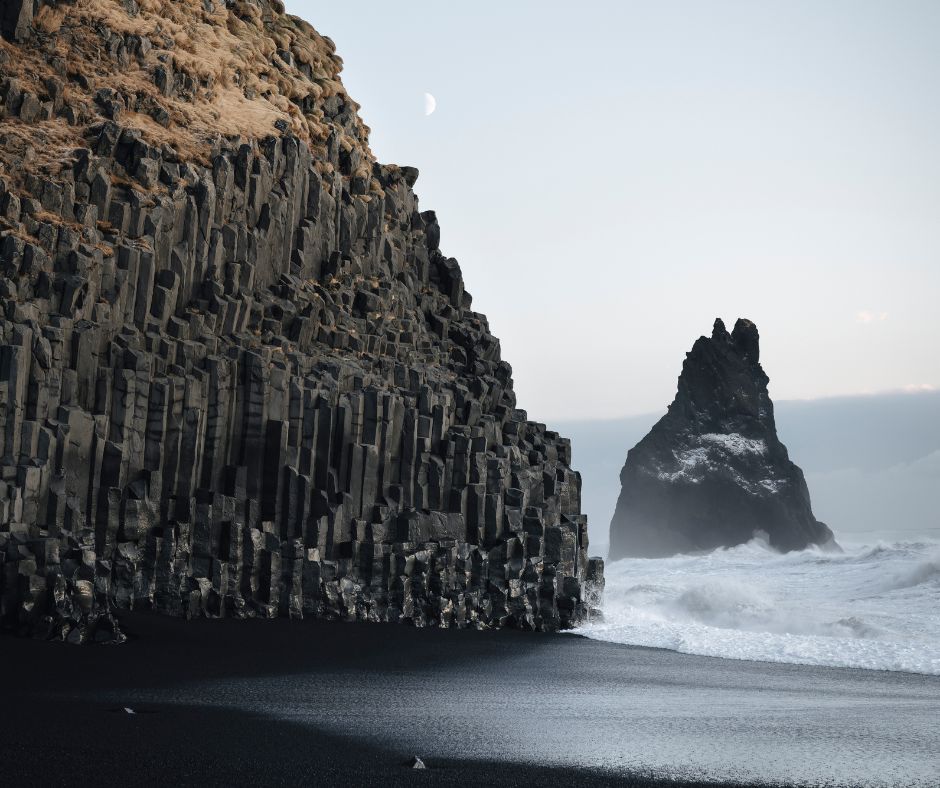 Picture of the Reynisfjara Beach and her Basalt Columns | Iceland with a View