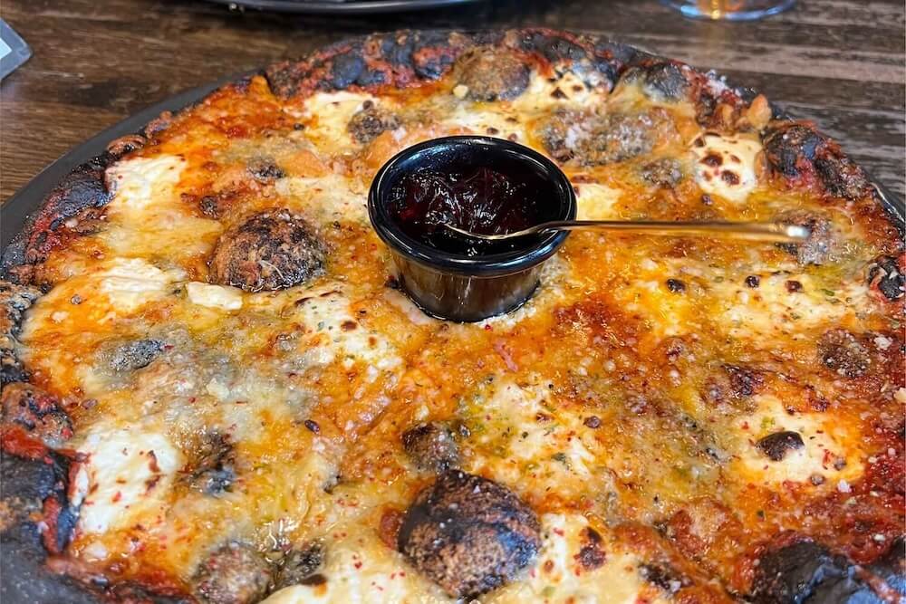 Picture of the Black Crust Pizza from the Black Crust Pizzería in Vík, a Restaurant in Vík, Iceland | Iceland with a View 